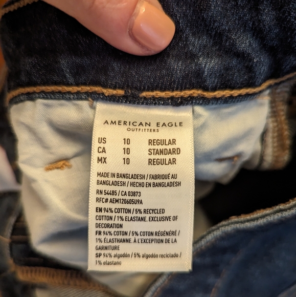 American Eagle 'Mom Jean' - Picture 6 of 6